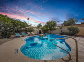The Sunset House - Pool, Hot Tub & Putting Green